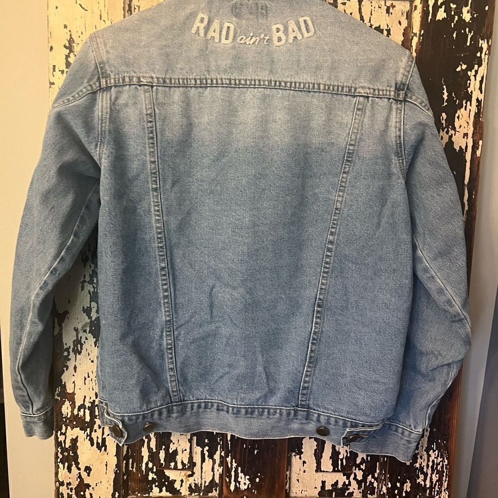 Amuse Society radio Ain’t Bad Embroidered Denim Jacket - Women’s Size Small.